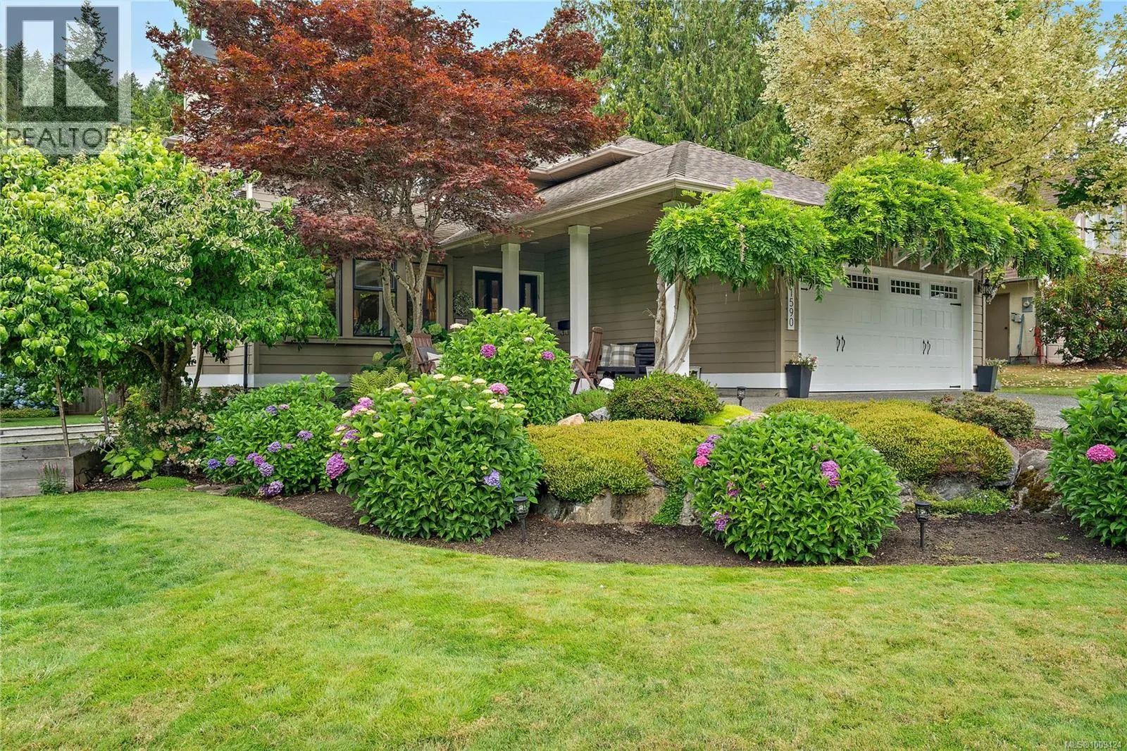 1590 Mayneview Terr