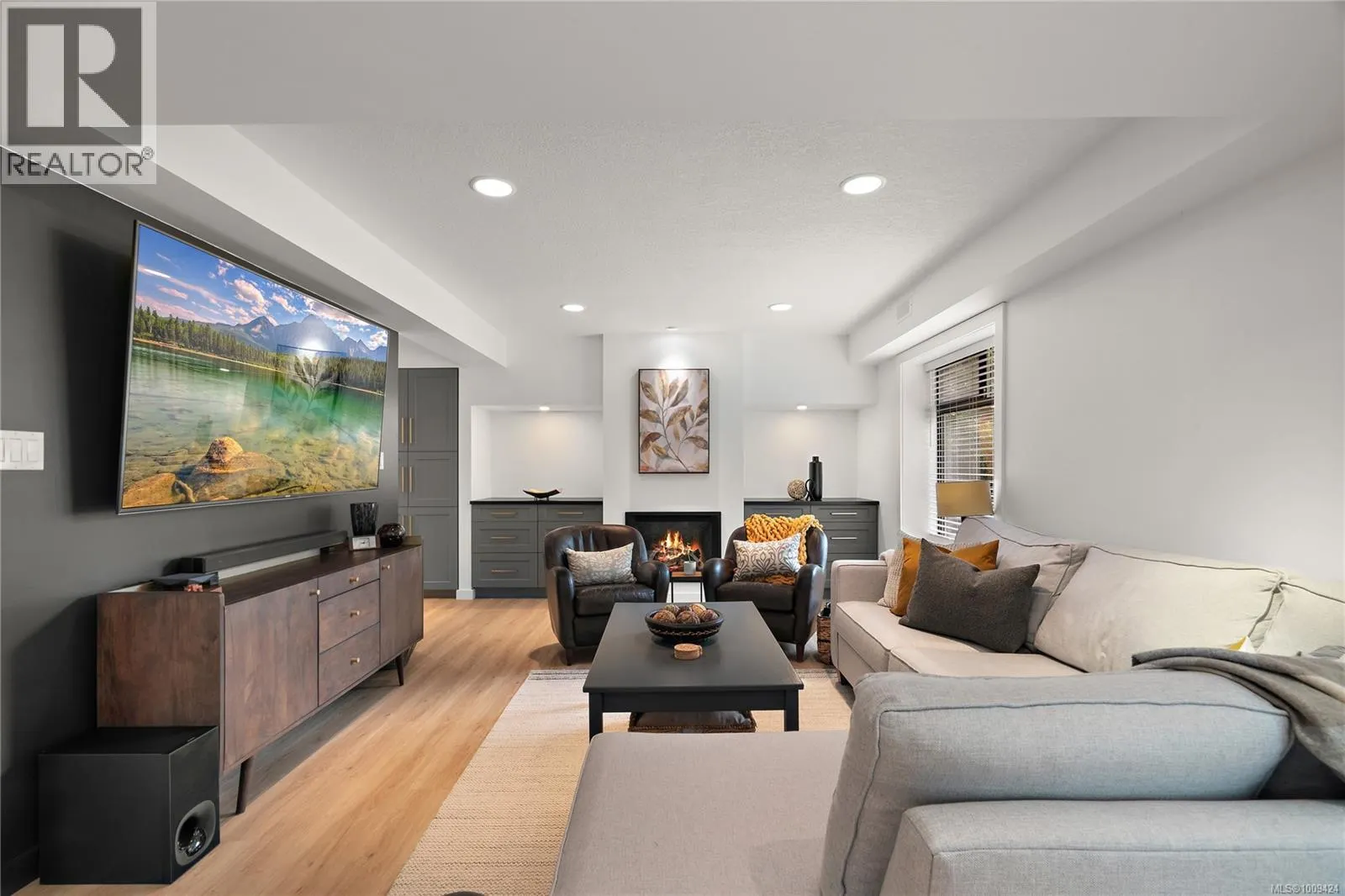 1590 Mayneview Terr