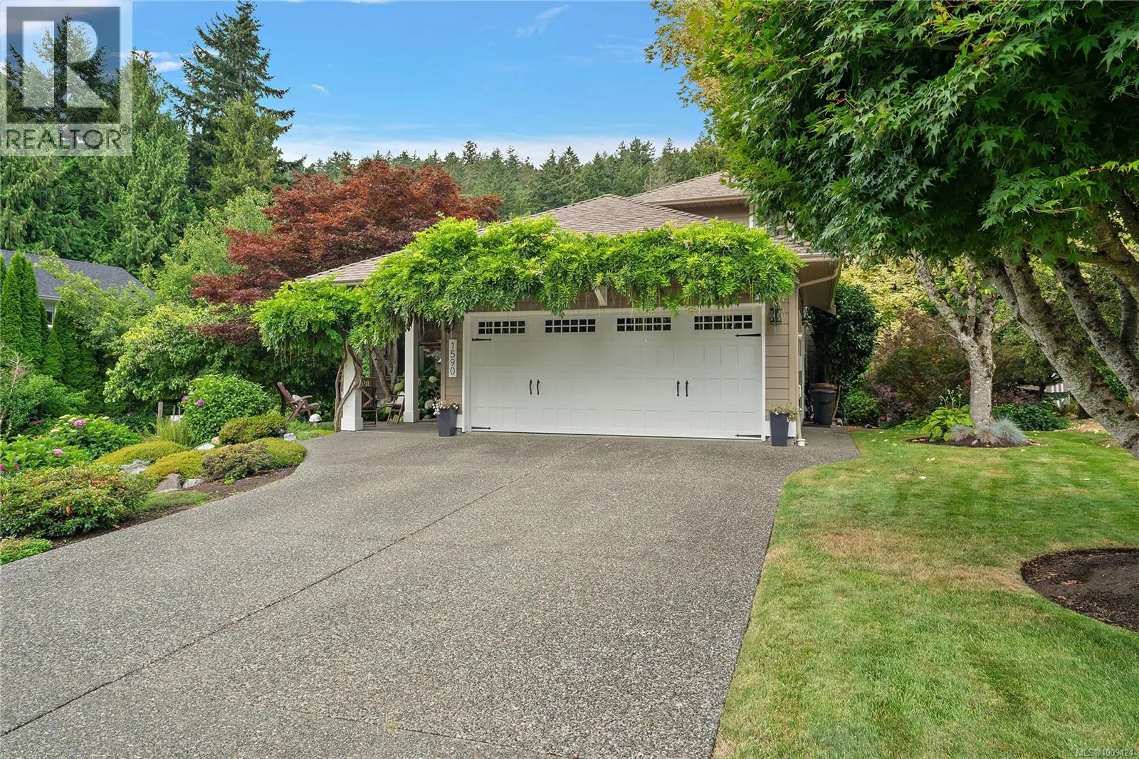 1590 Mayneview Terr