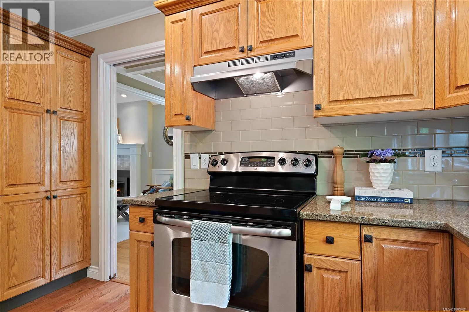 1590 Mayneview Terr