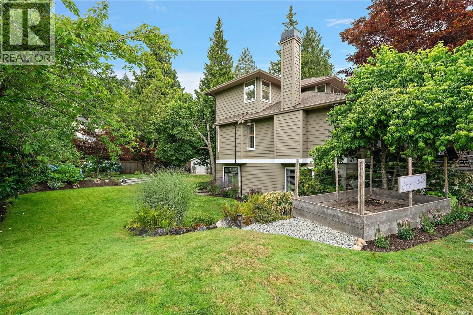 1590 Mayneview Terr