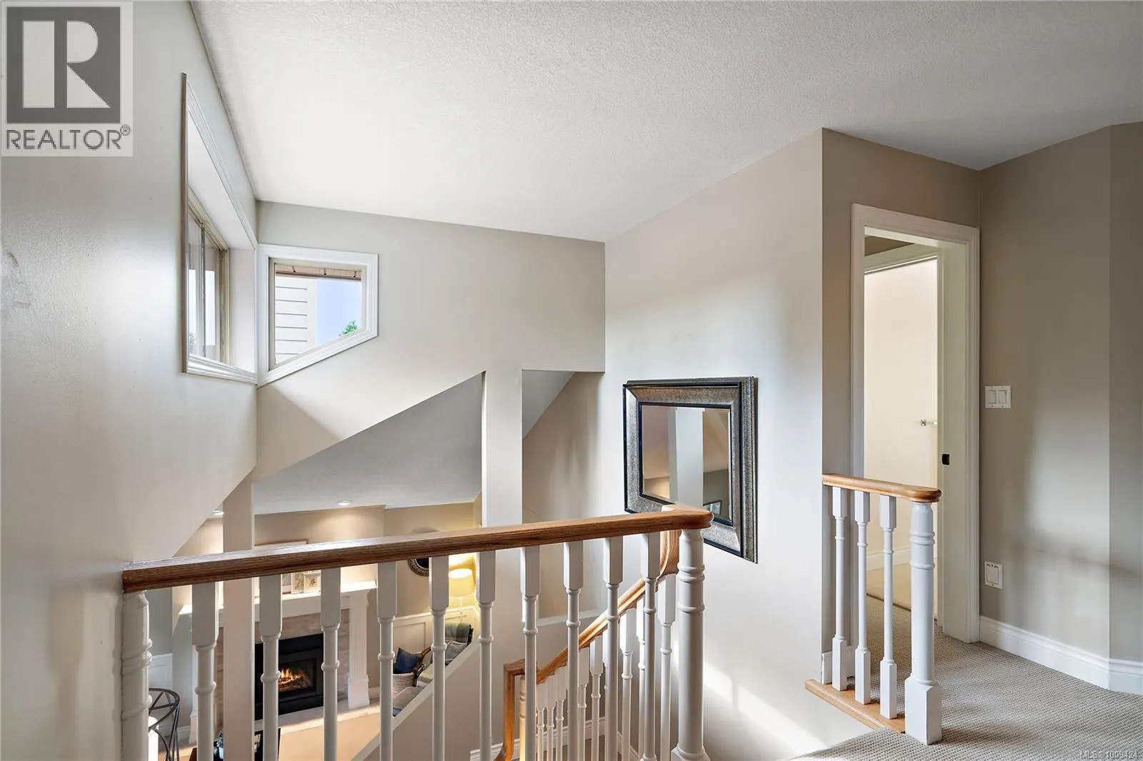 1590 Mayneview Terr