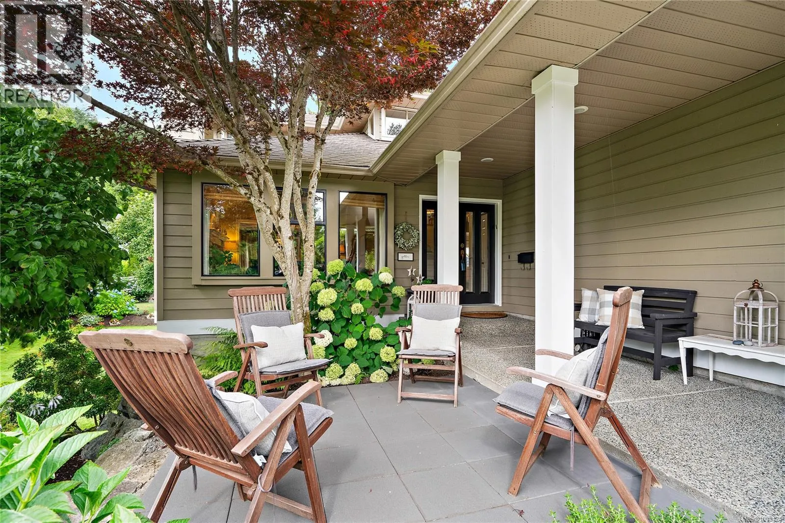 1590 Mayneview Terr