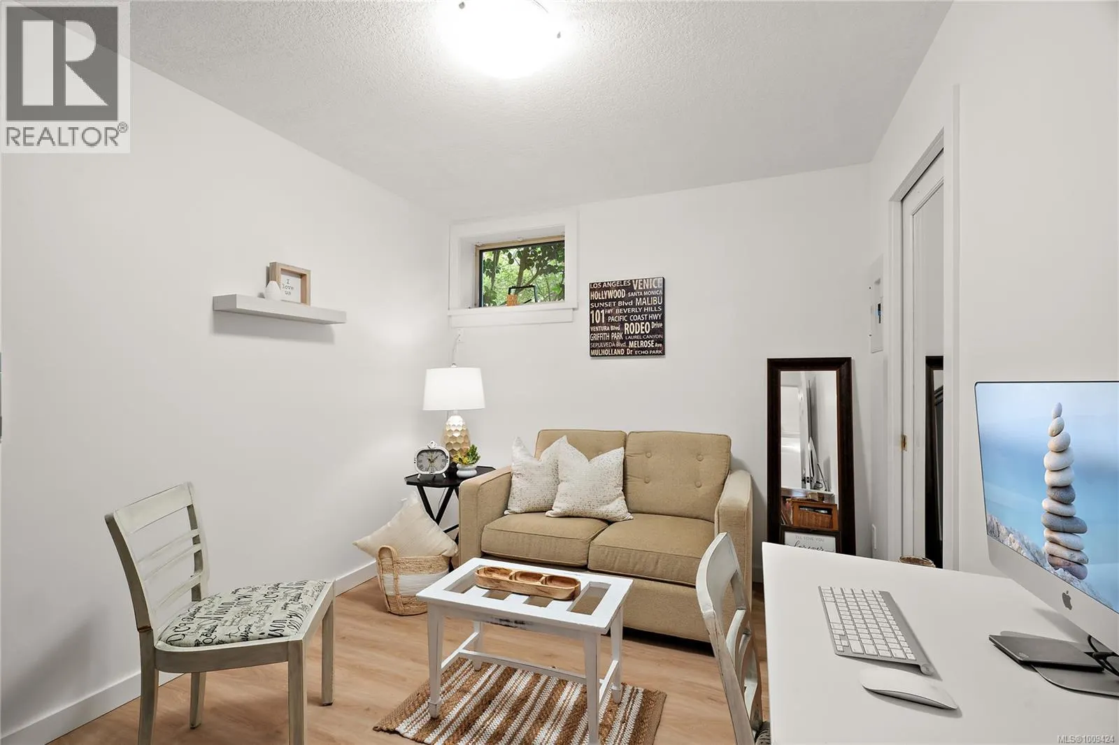 1590 Mayneview Terr
