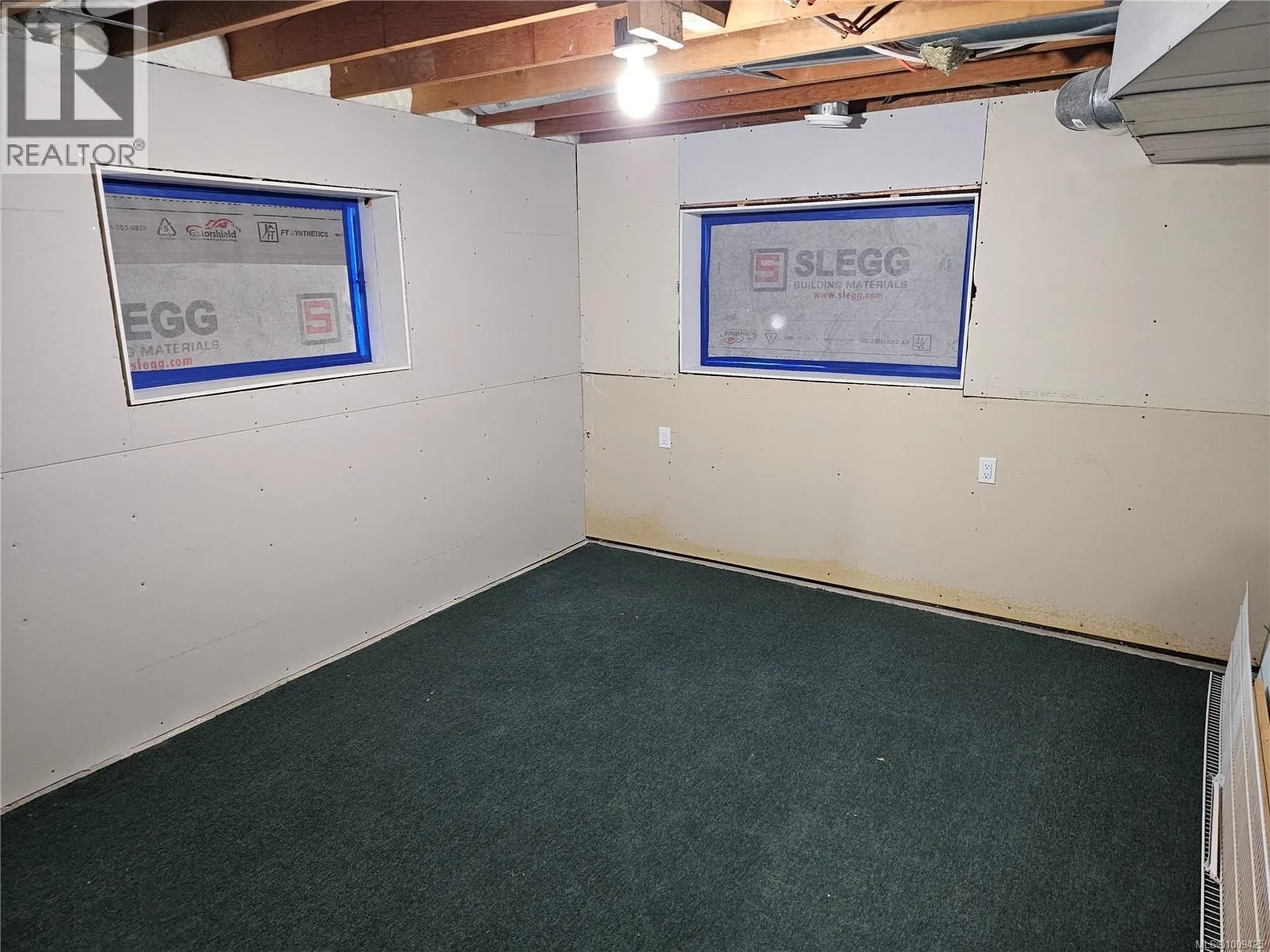 5890 CHESTERFIELD Ave