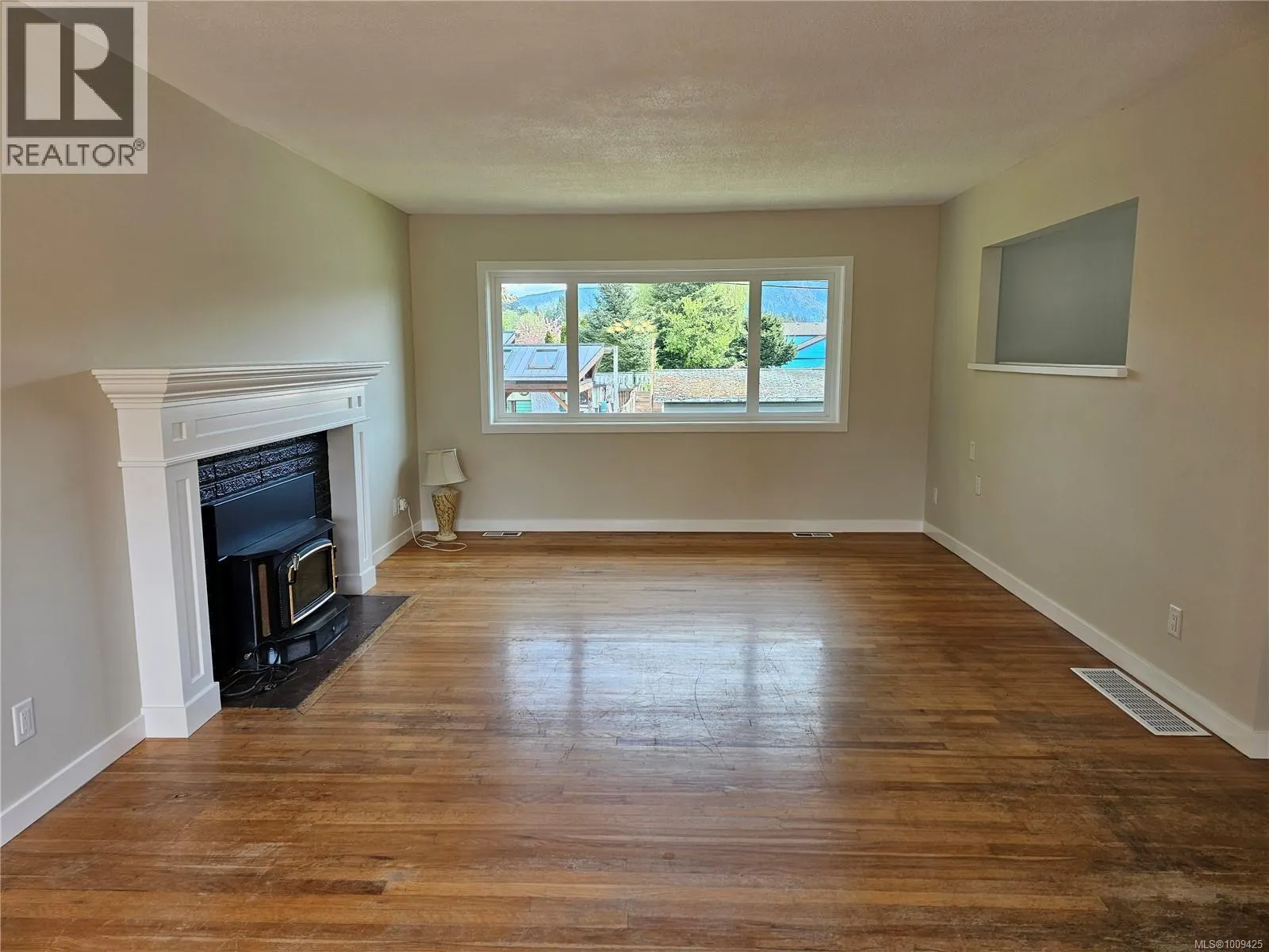 5890 CHESTERFIELD Ave