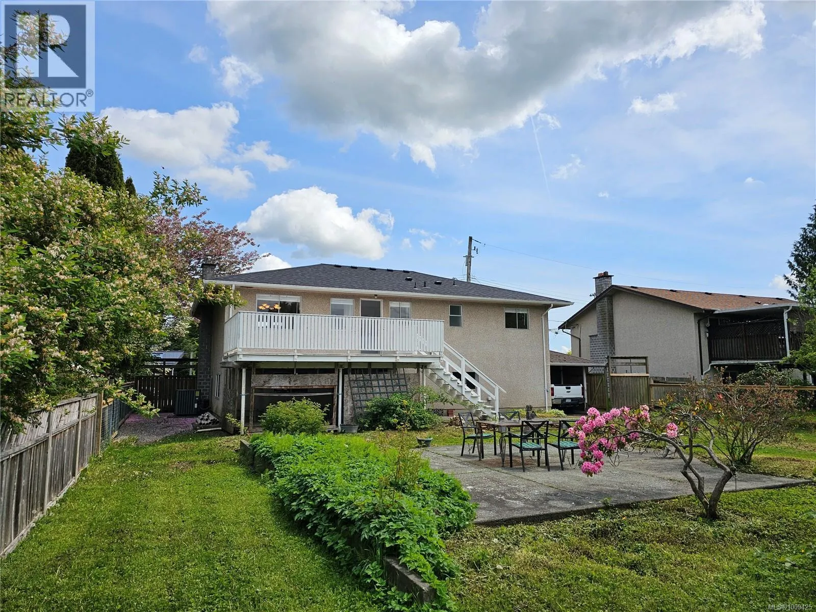 5890 CHESTERFIELD Ave