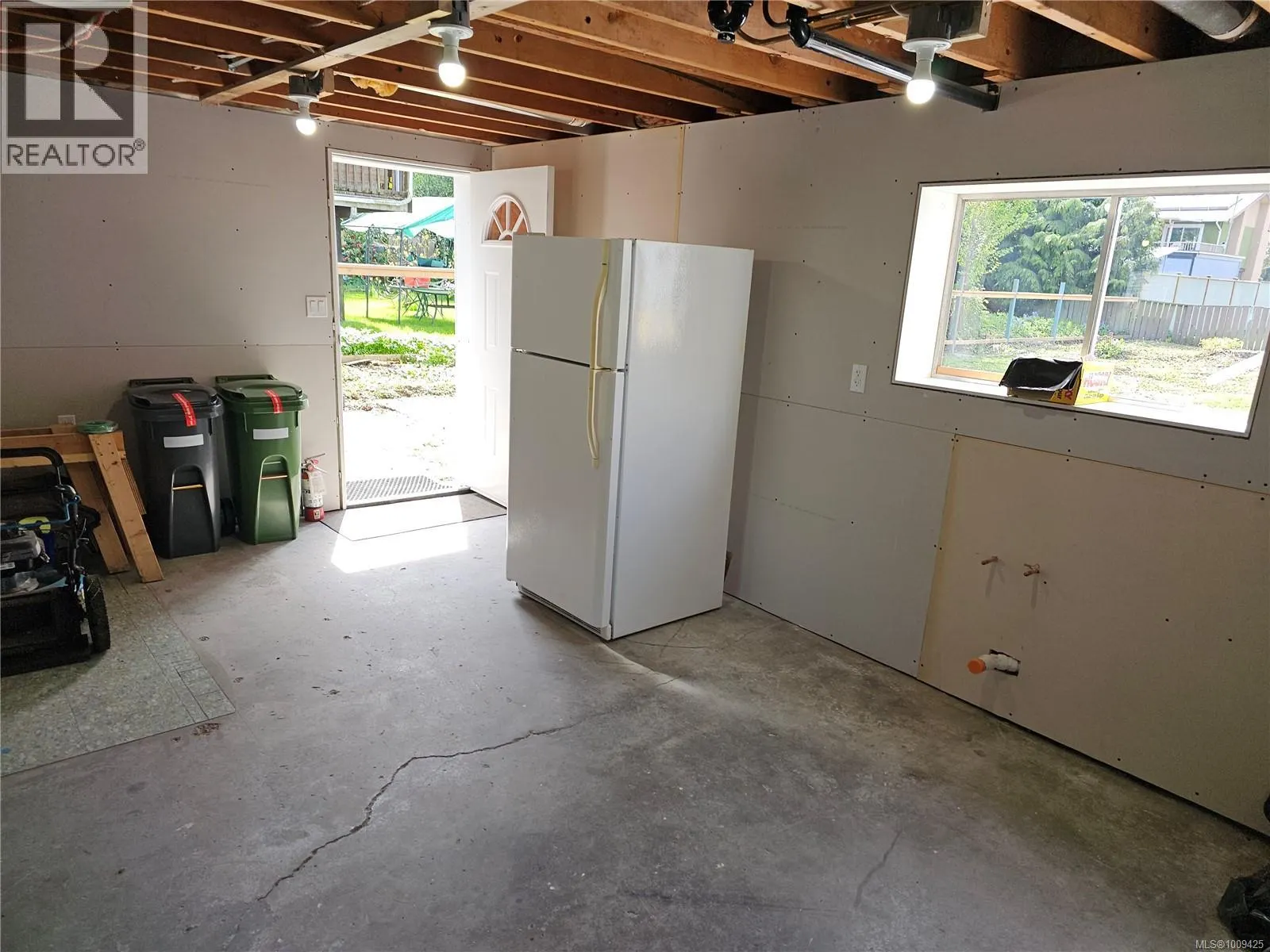 5890 CHESTERFIELD Ave