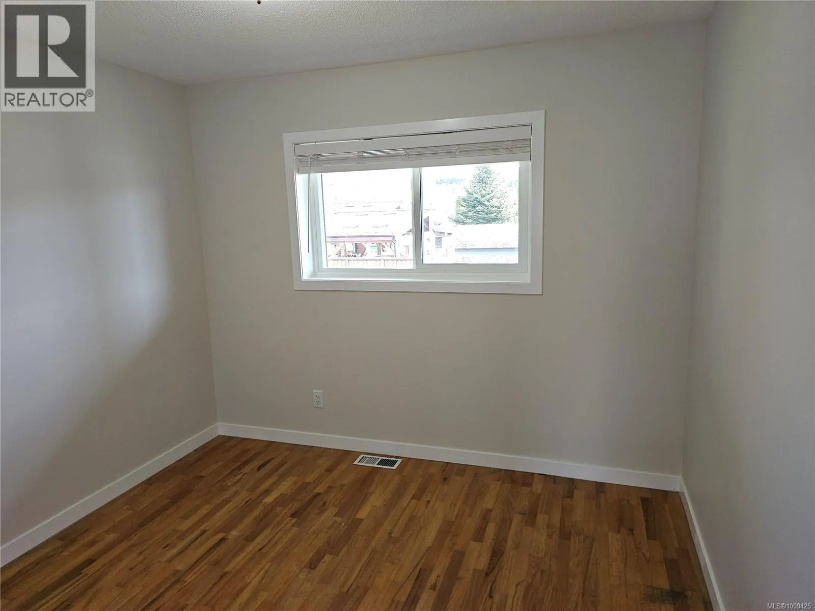 5890 CHESTERFIELD Ave