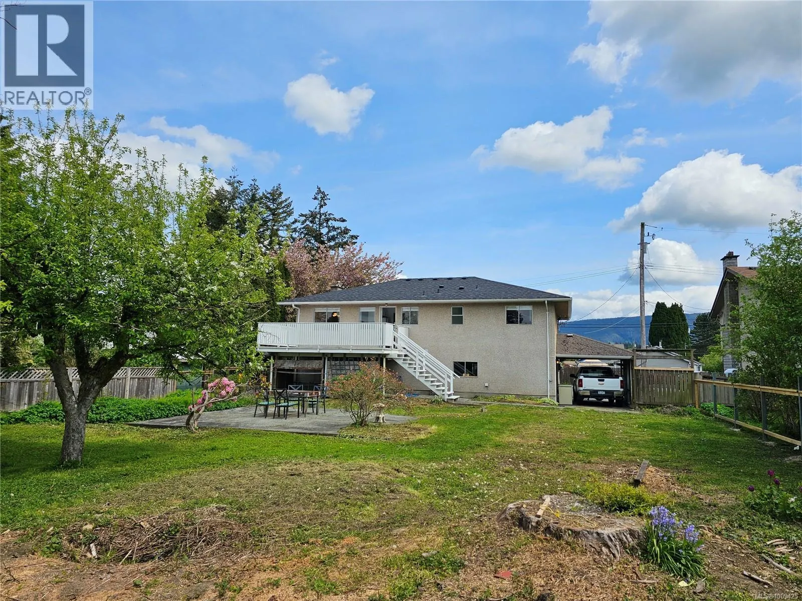 5890 CHESTERFIELD Ave