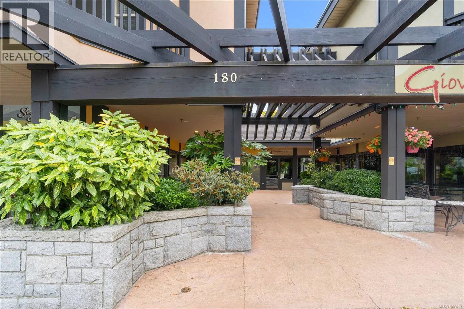2 180 Second Ave