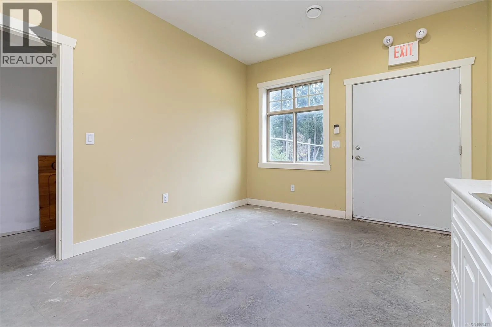 230 Rupert Rd E