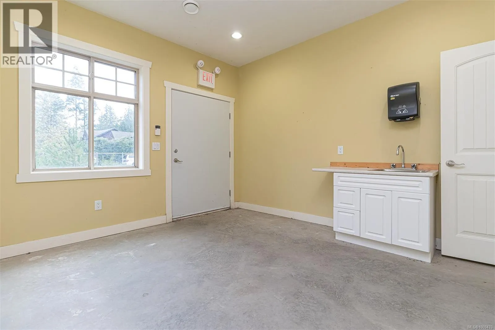 230 Rupert Rd E