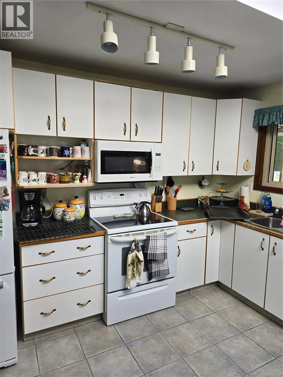 9596 Northlawn Terr