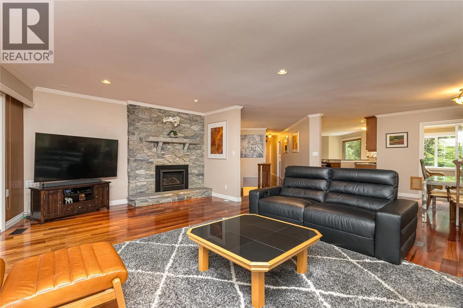 1074 Glen Forest Way