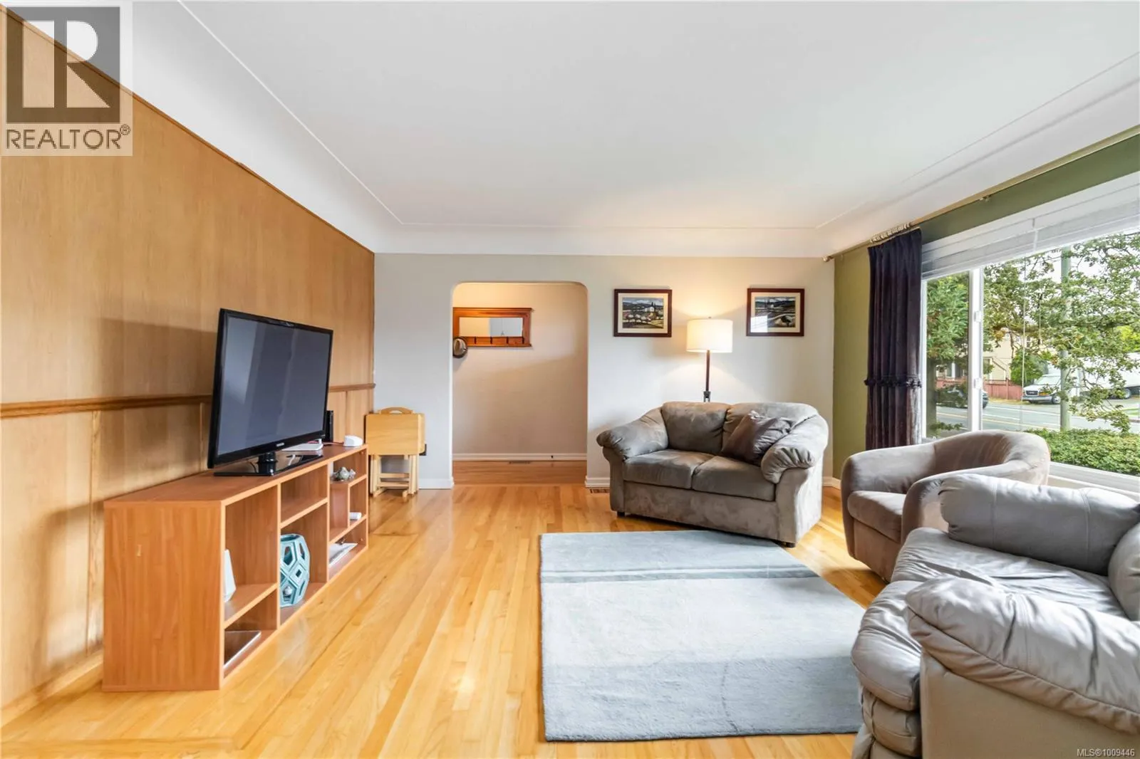 4076 Glanford Ave