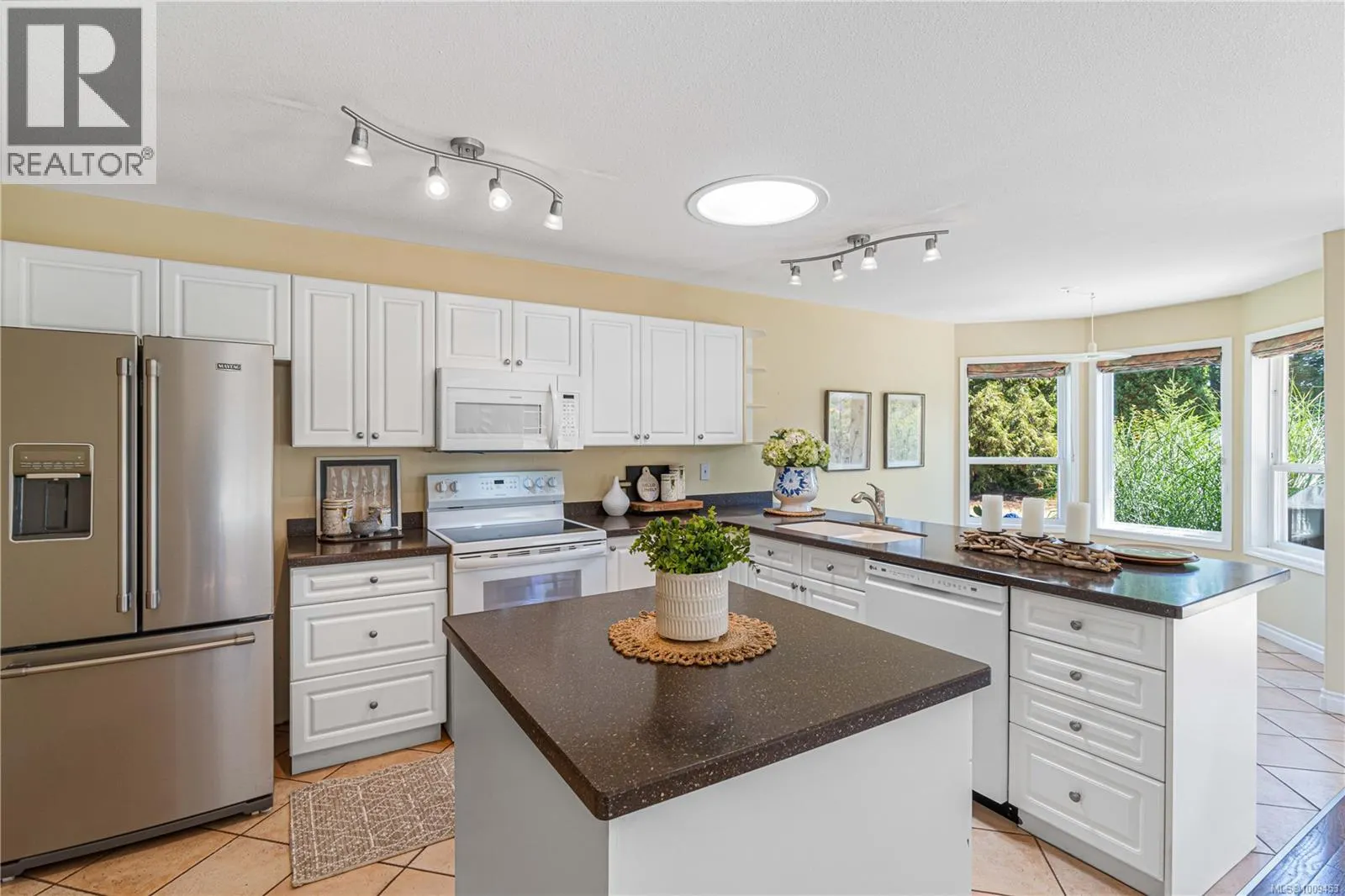 1323 Leeward Way