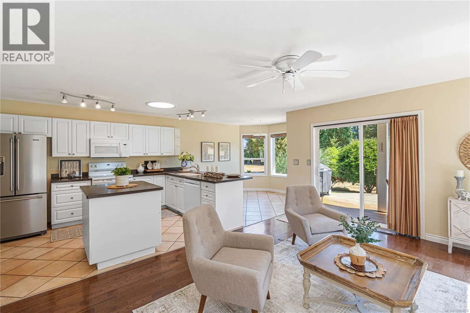 1323 Leeward Way