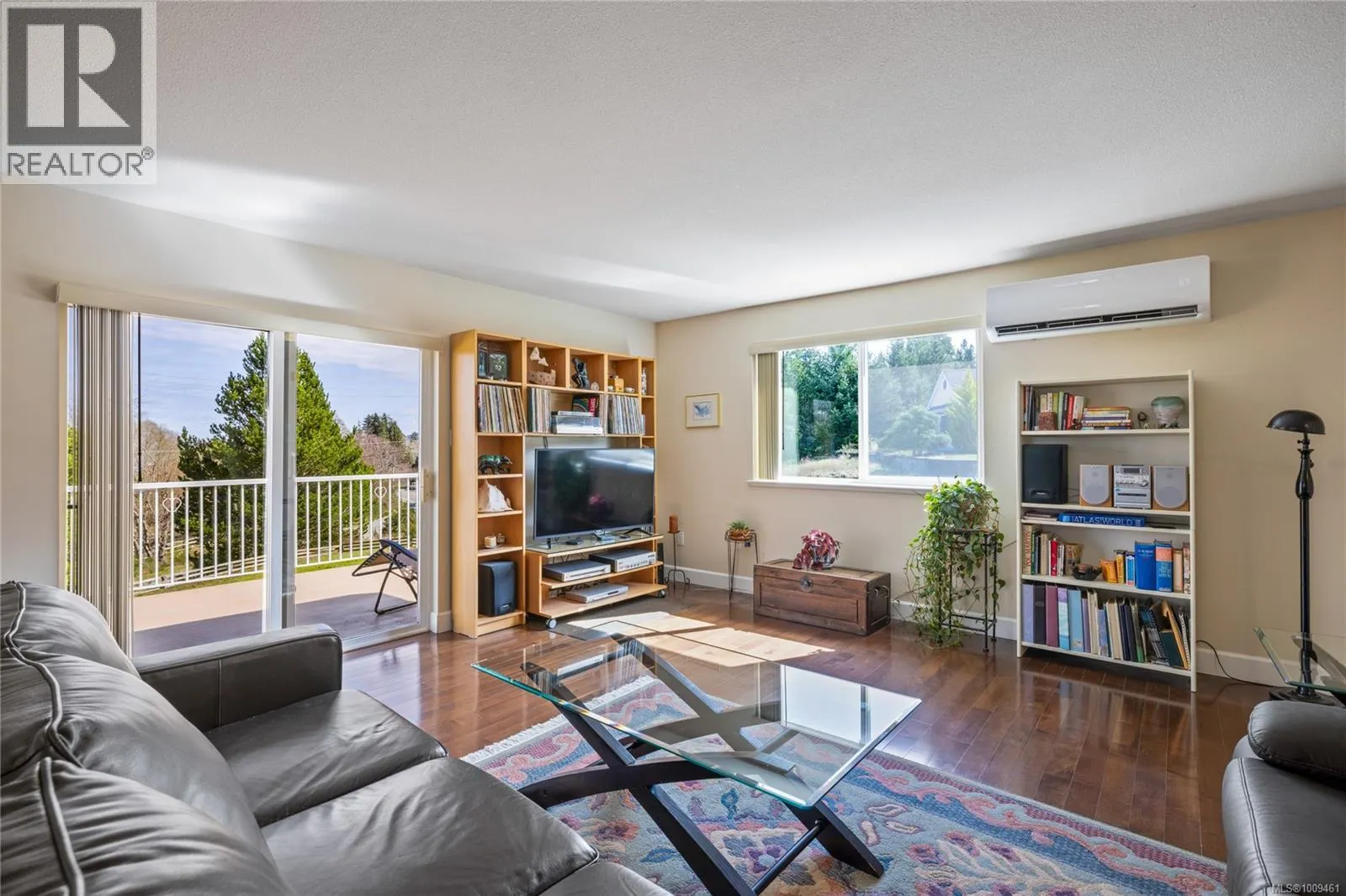 3021 Raymur Pl
