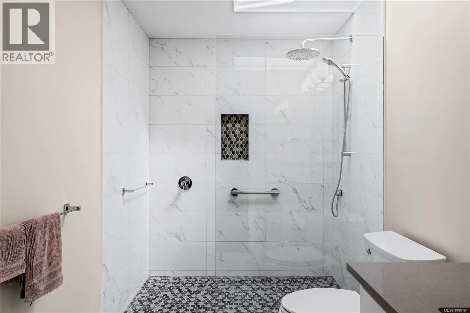 3021 Raymur Pl