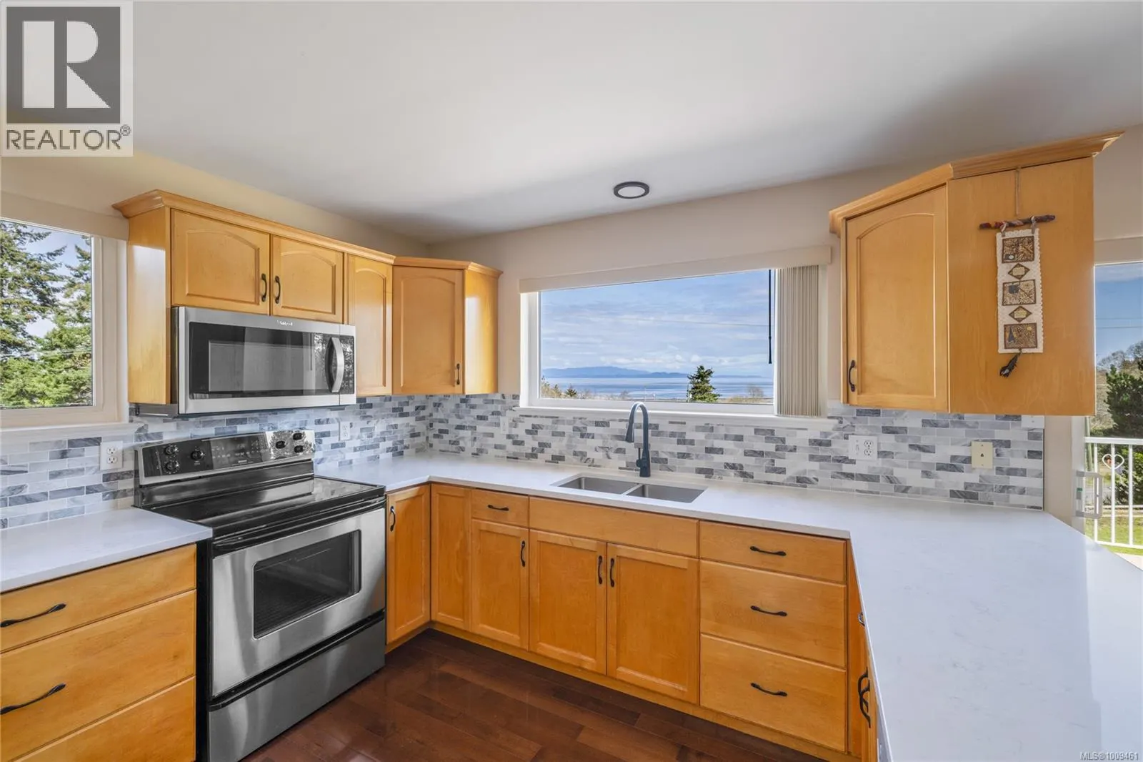 3021 Raymur Pl