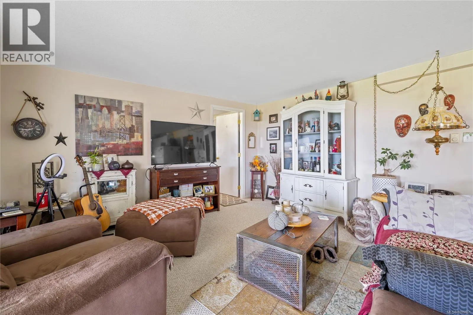3021 Raymur Pl