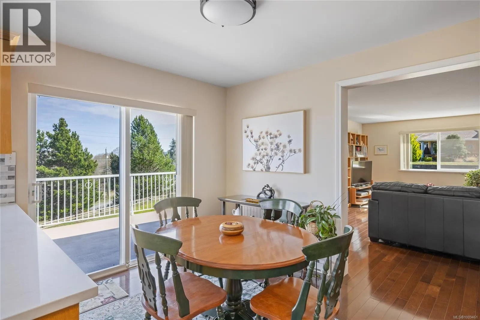 3021 Raymur Pl