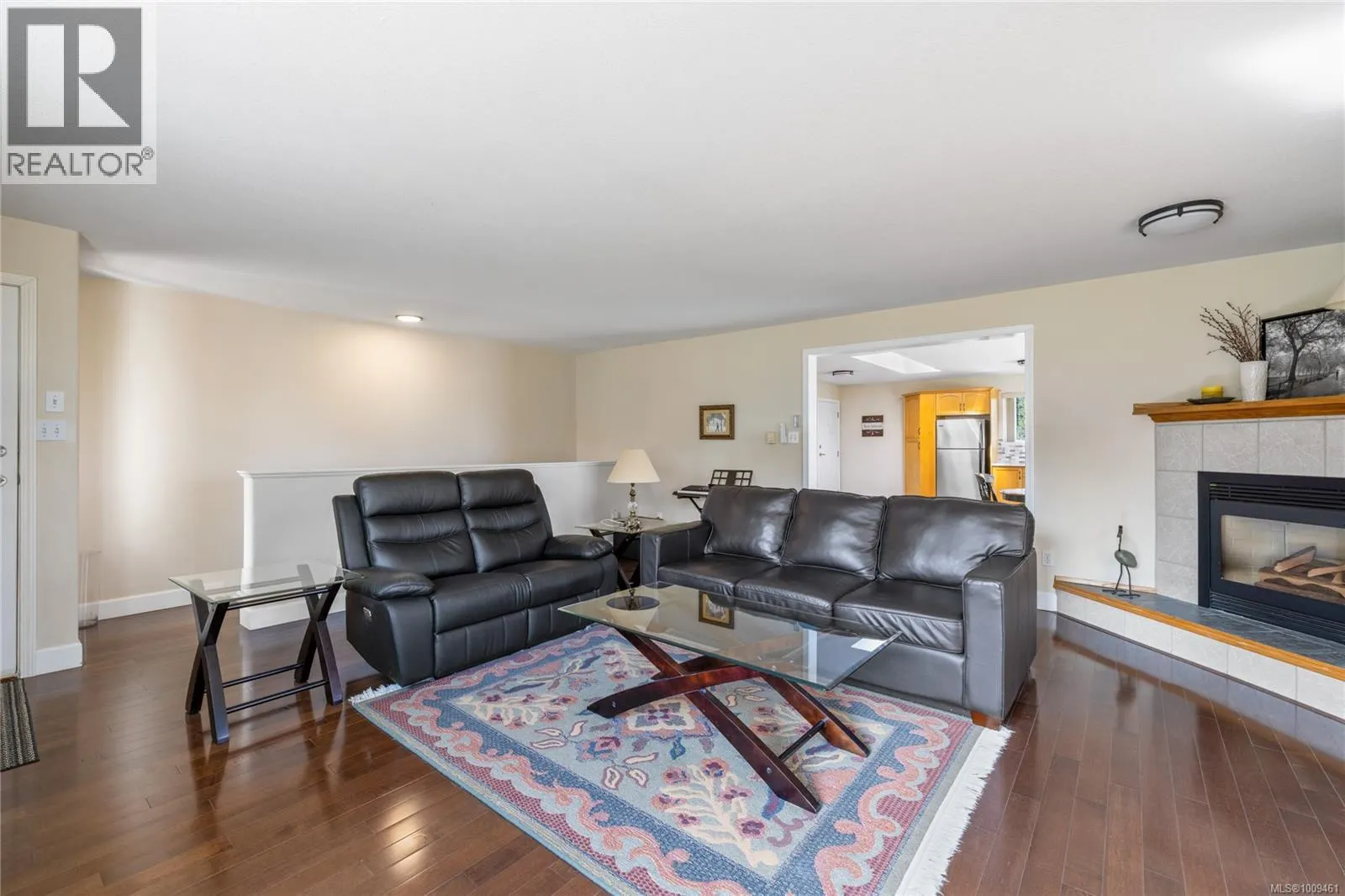 3021 Raymur Pl