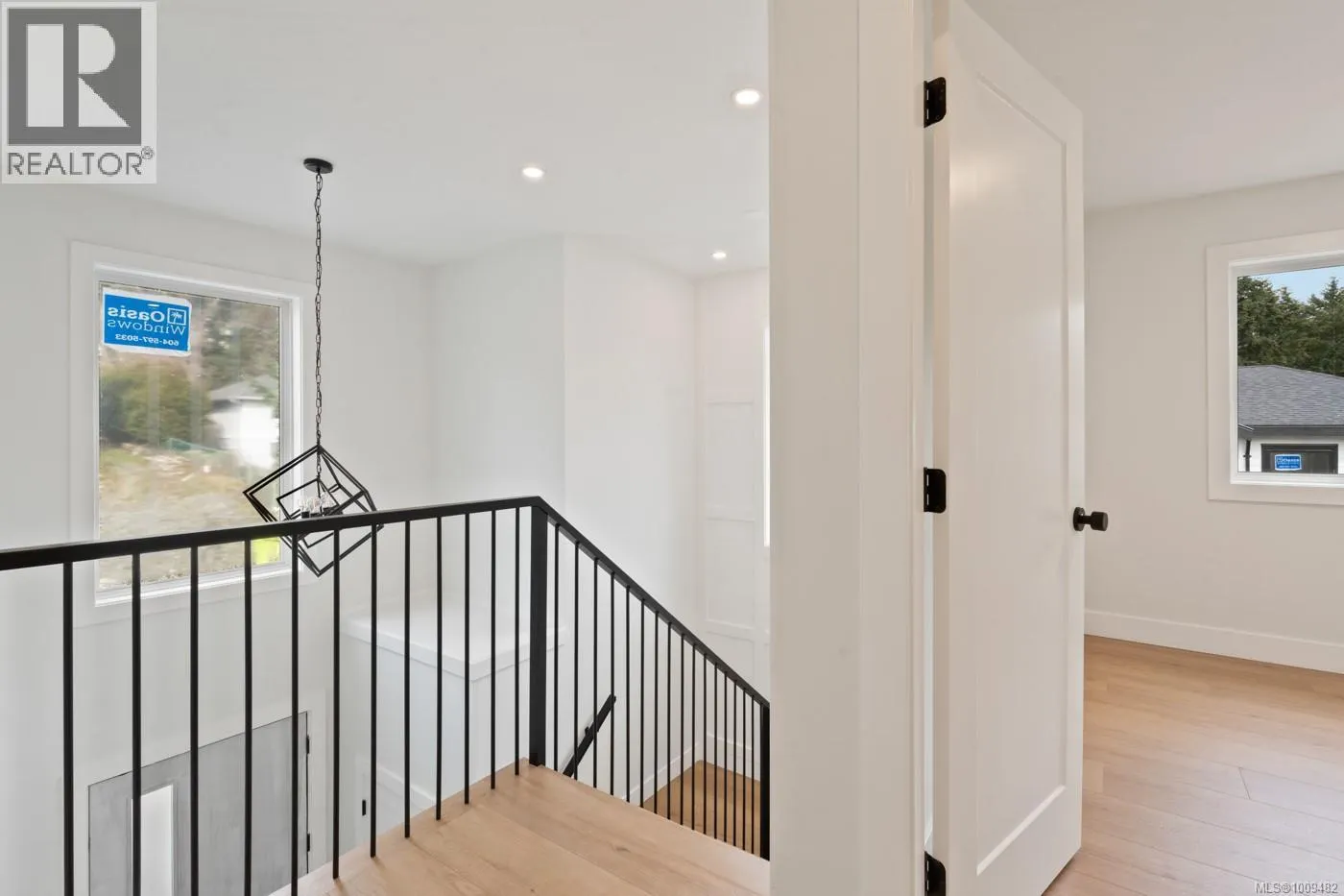 557 Belford Pl