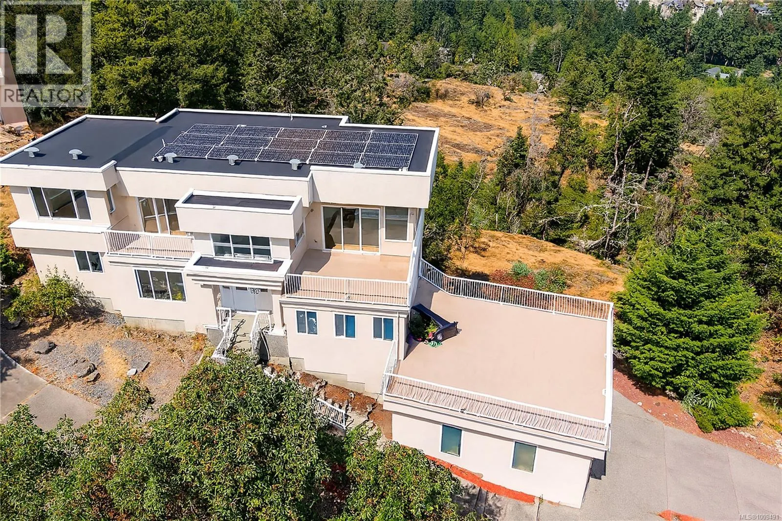 250 Canterbury Cres