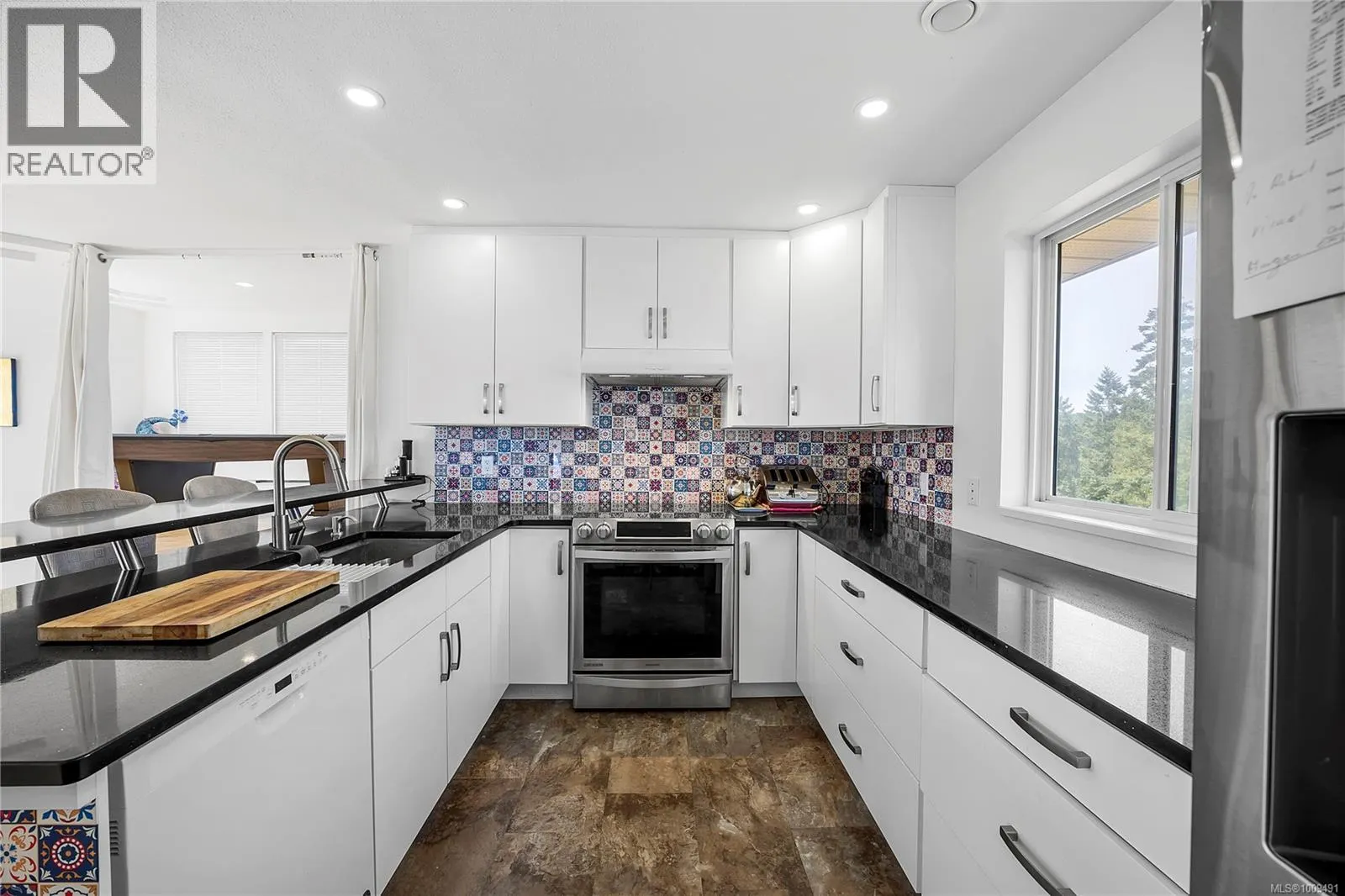 250 Canterbury Cres
