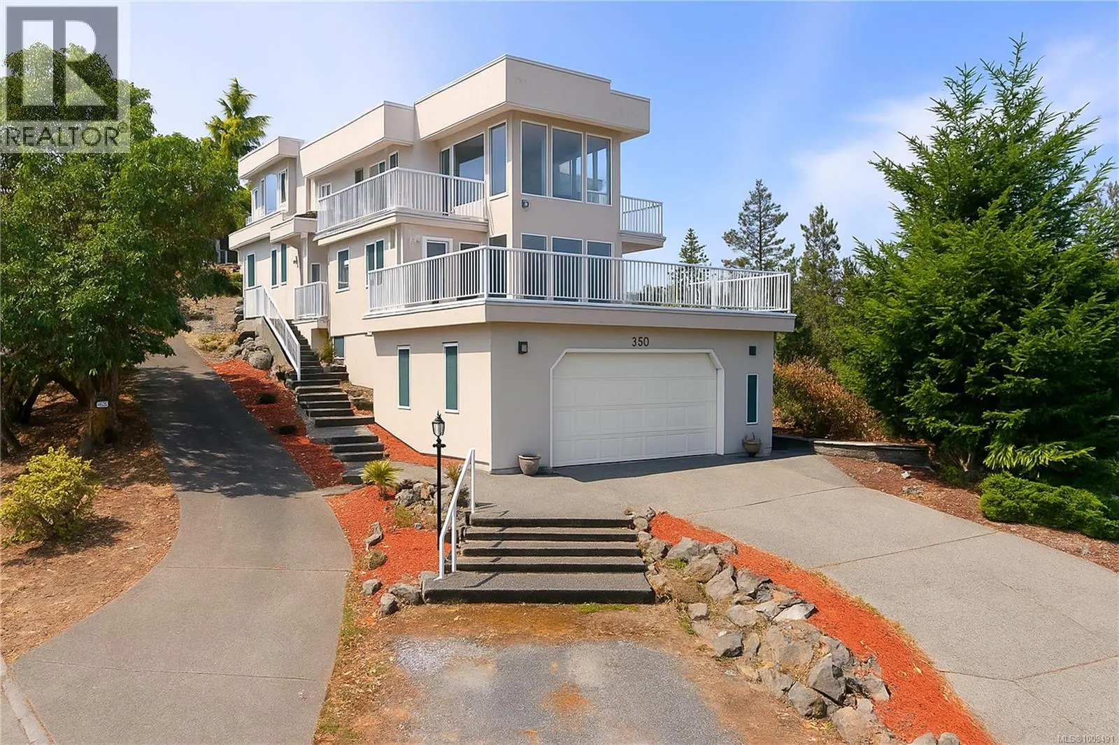 250 Canterbury Cres