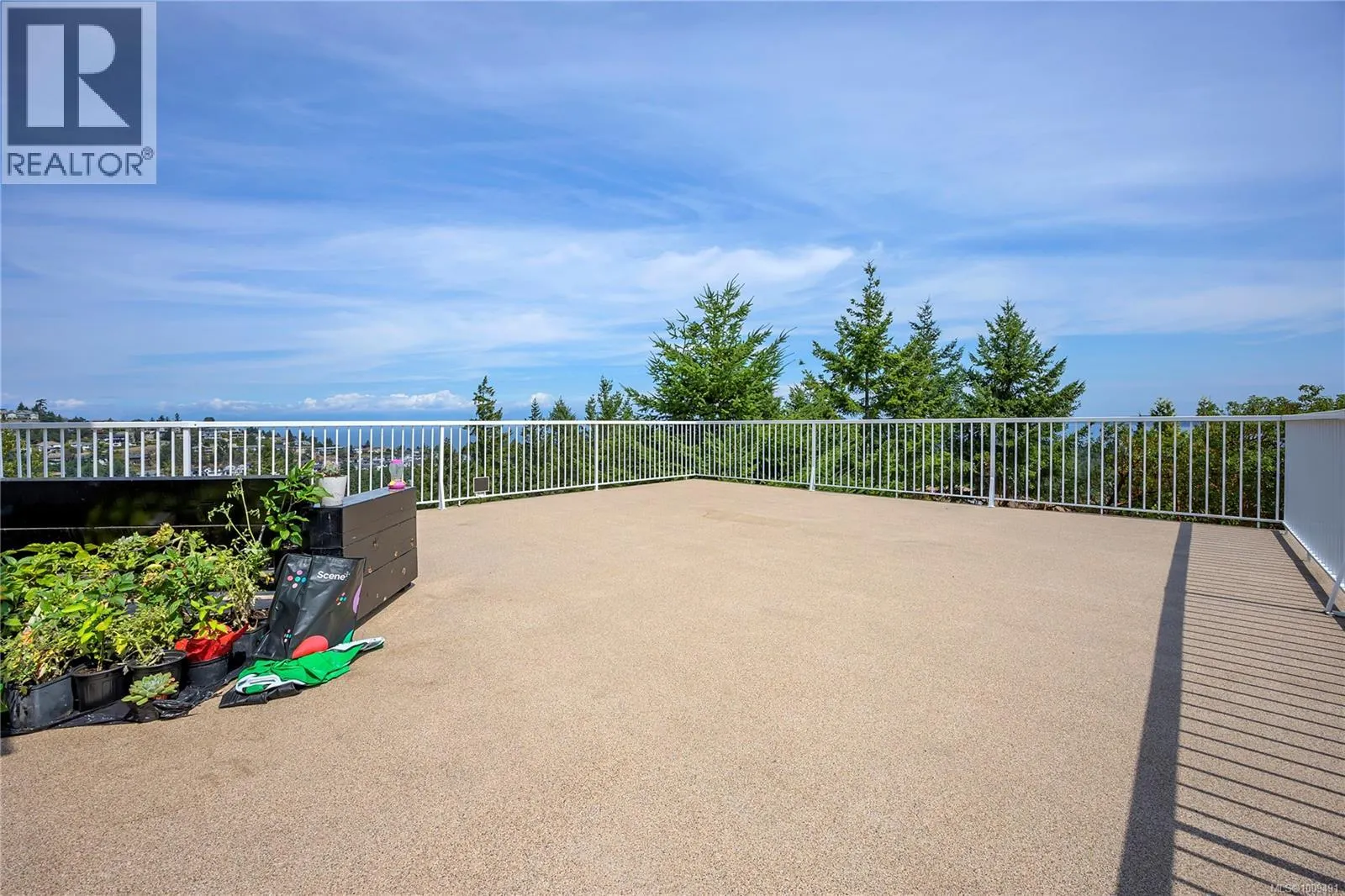 250 Canterbury Cres