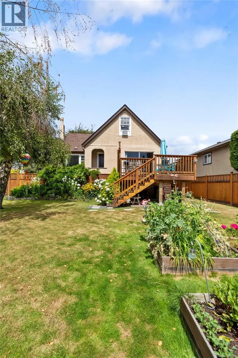 2761 Foul Bay Rd