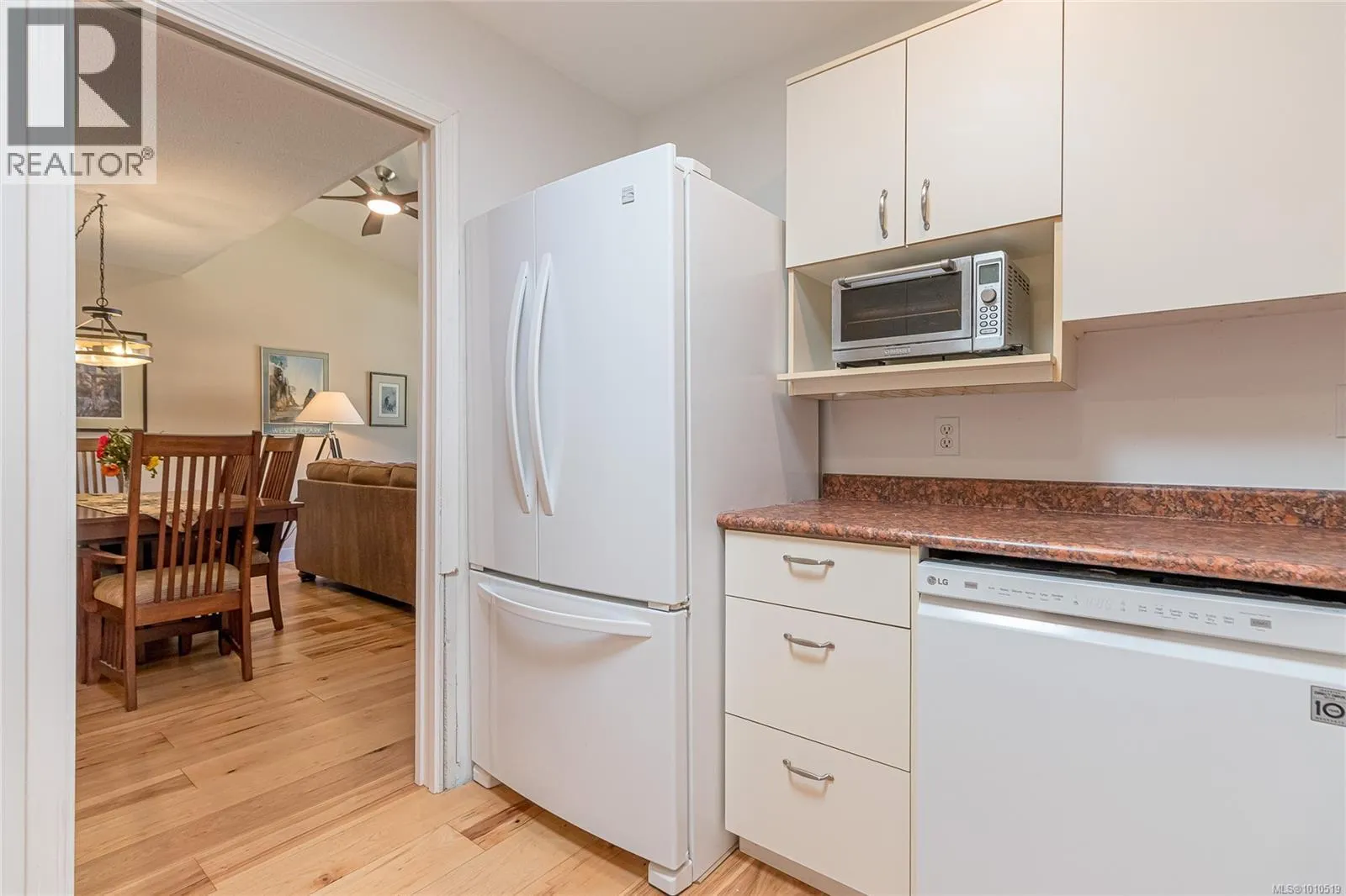 14 100 Abbey Lane