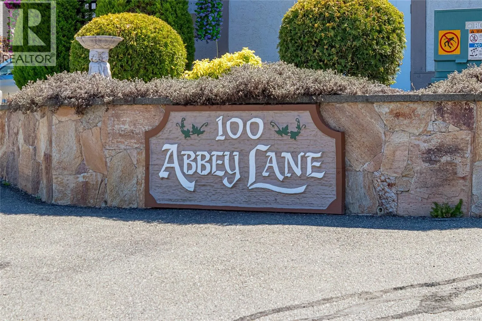 14 100 Abbey Lane