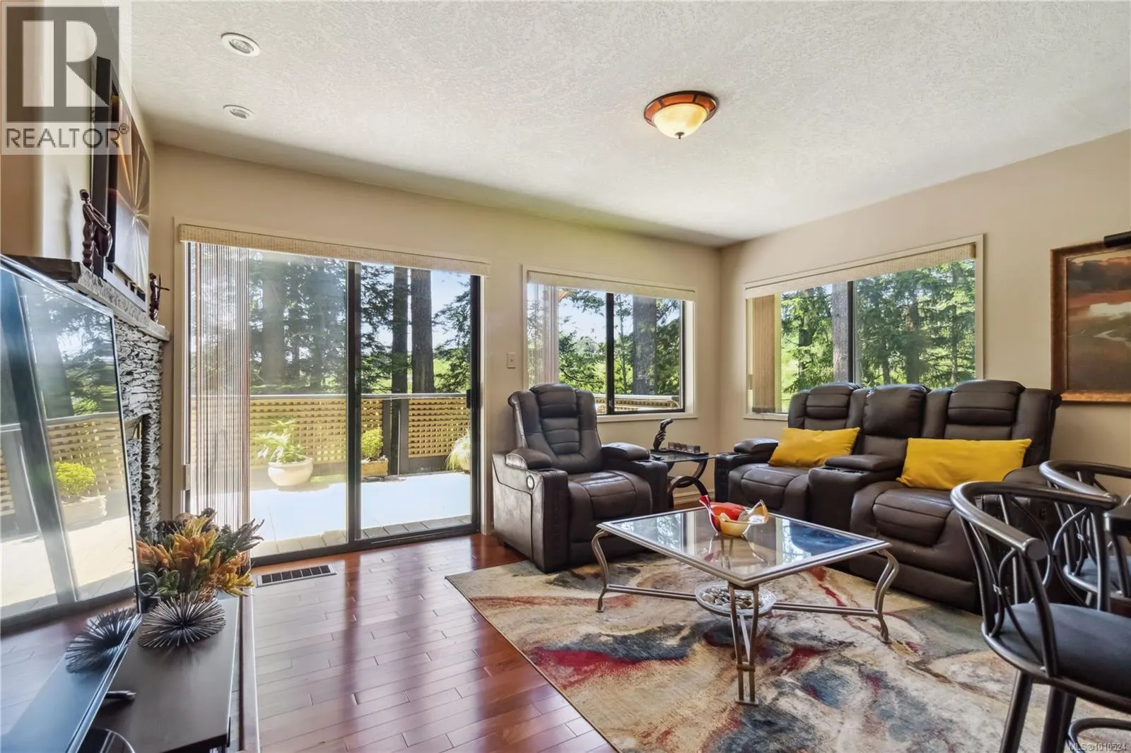 1 981 Fir Tree Glen