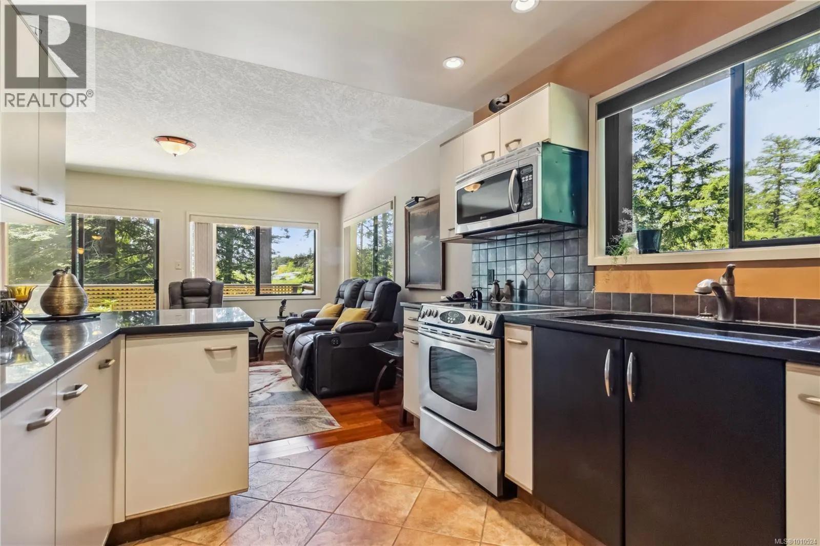 1 981 Fir Tree Glen