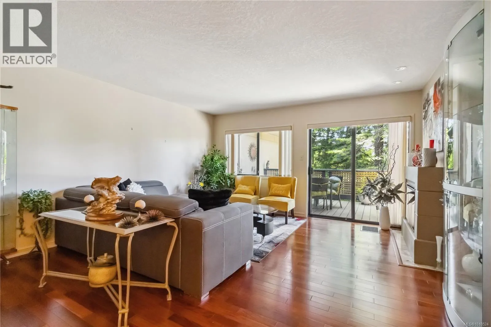 1 981 Fir Tree Glen