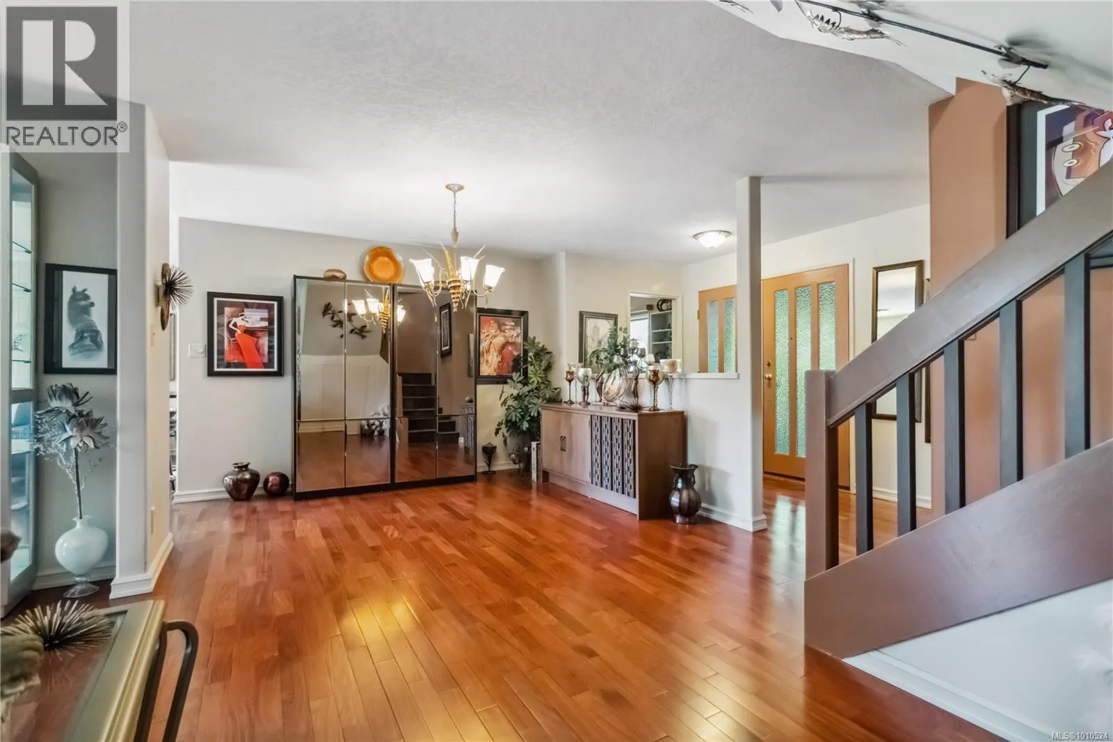 1 981 Fir Tree Glen