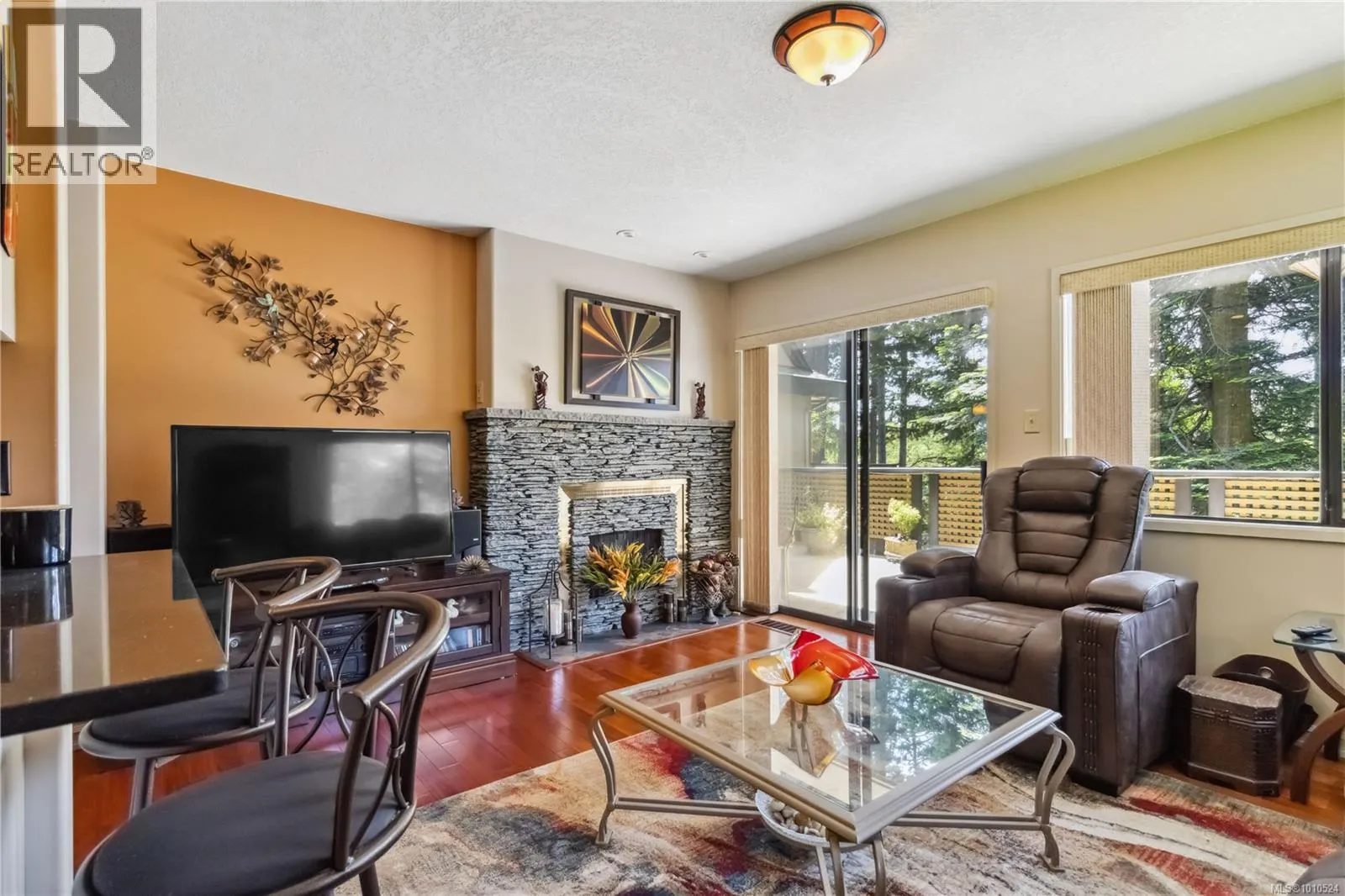 1 981 Fir Tree Glen