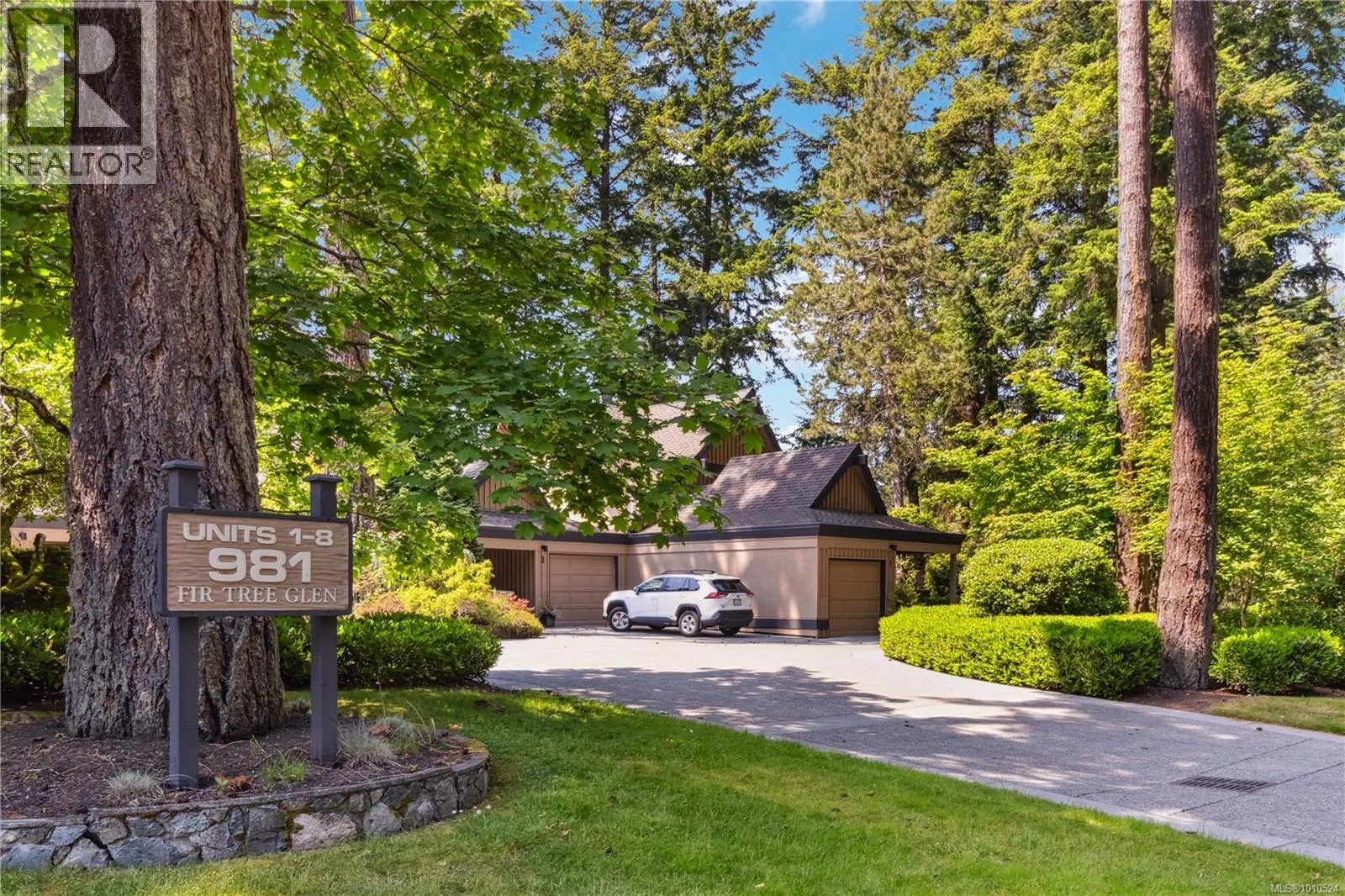 1 981 Fir Tree Glen