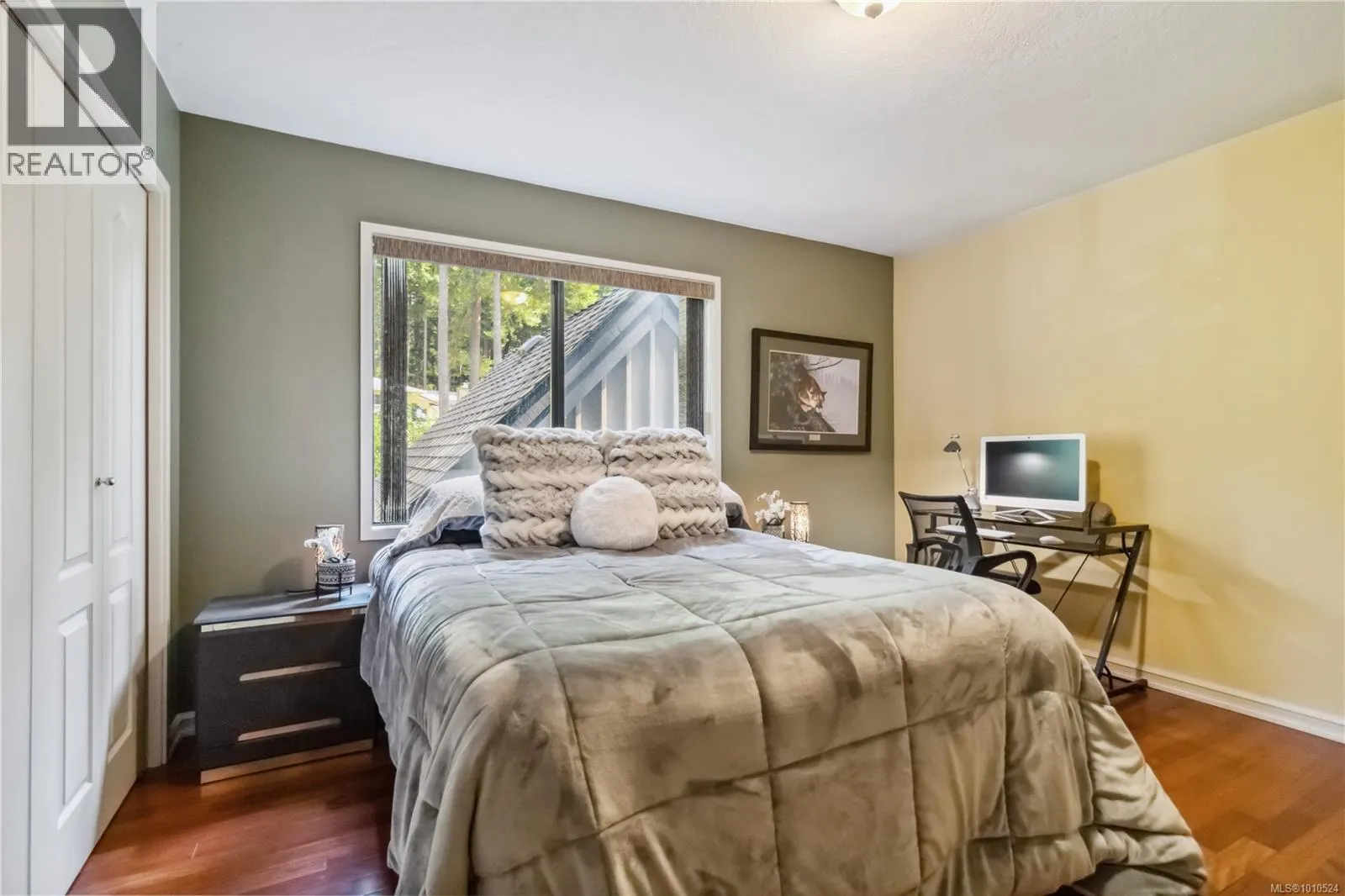1 981 Fir Tree Glen