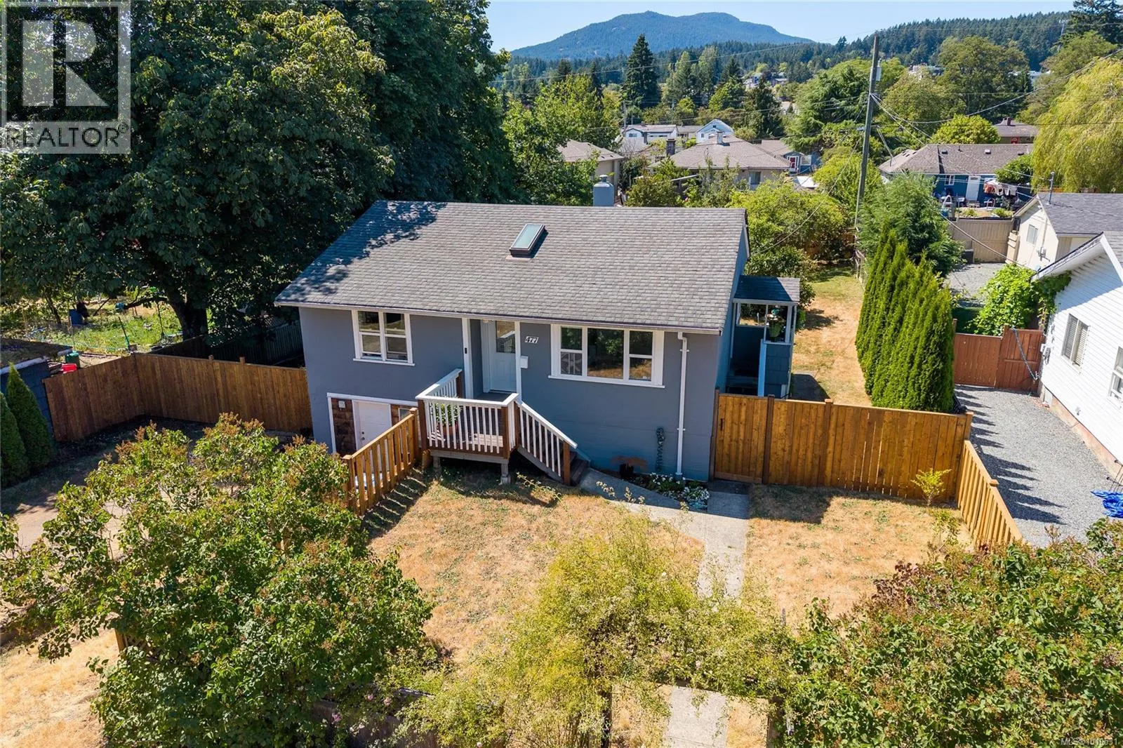 477 Watfield Ave