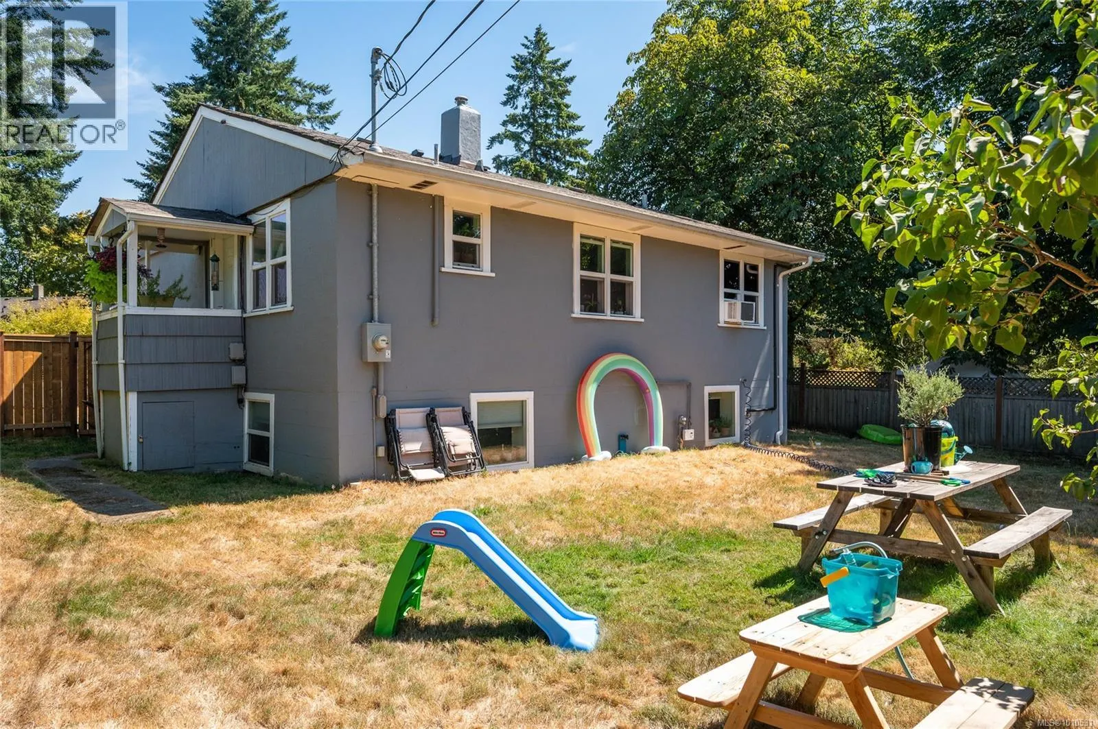 477 Watfield Ave