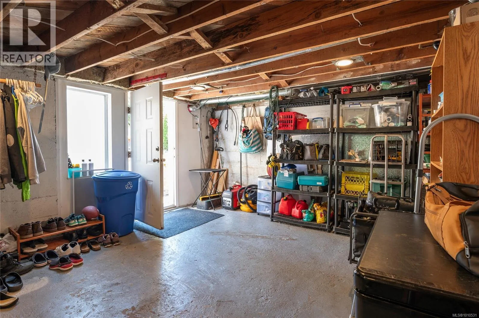 477 Watfield Ave