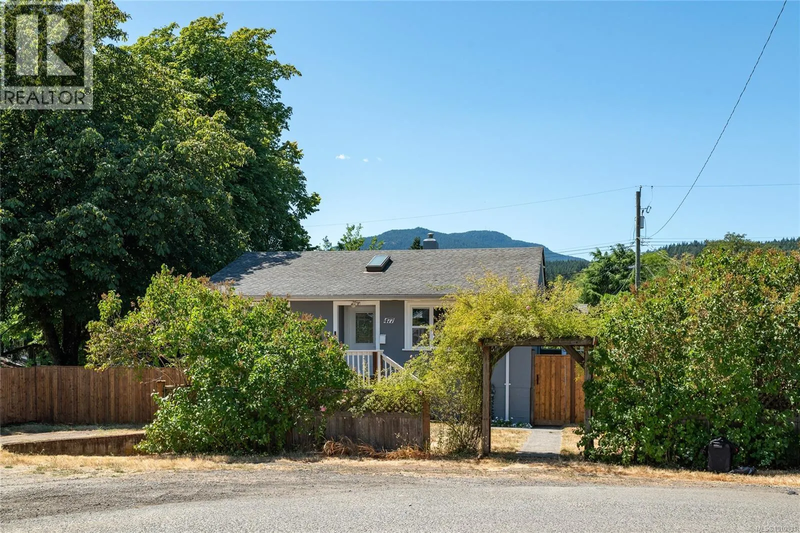 477 Watfield Ave