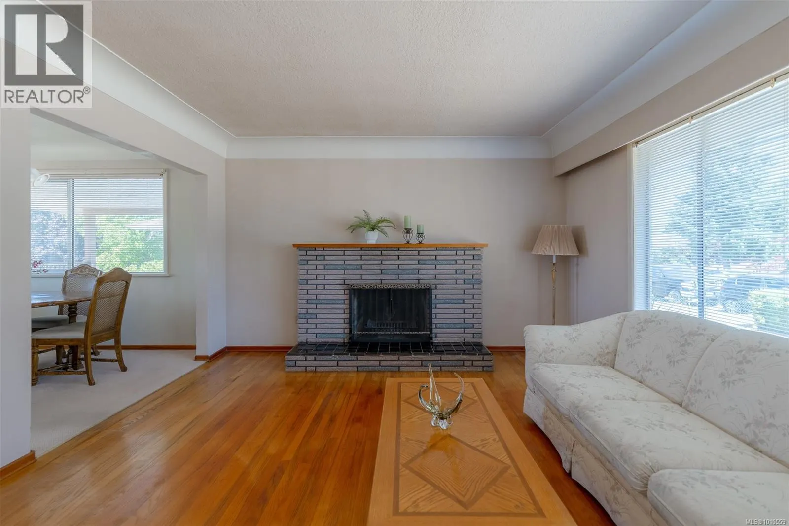 2638 Anderson Ave