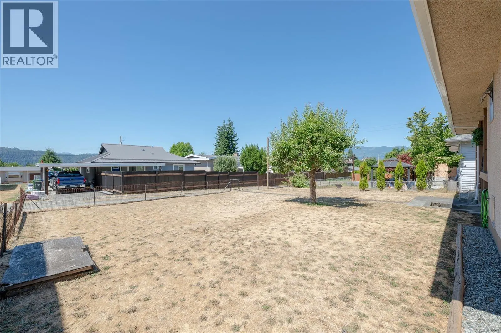 2638 Anderson Ave