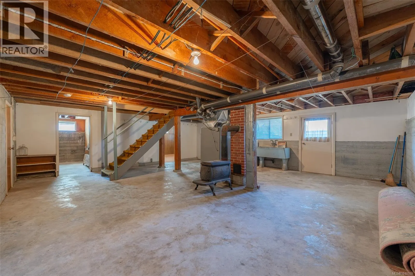 2638 Anderson Ave